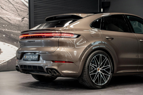 Porsche Cayenne Coupé 3.0 S E-Hybrid *Burmester / Club-Leder Interieur / Vierwielbesturing / Paint-to-Sample / Soft-Close / Stoelventilatie / Keyless*