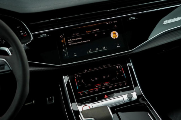 Audi Q8 4.0 TFSI RS Q8 quattro / NL Auto / Pano / Keramisch / Performance / Stoelklima