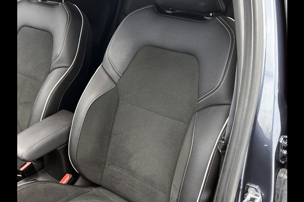 Renault Clio 1.3 TCe line(Goed OnderH, Camera, Trekhaak, Carplay, Climate Con, Navi, Etc)