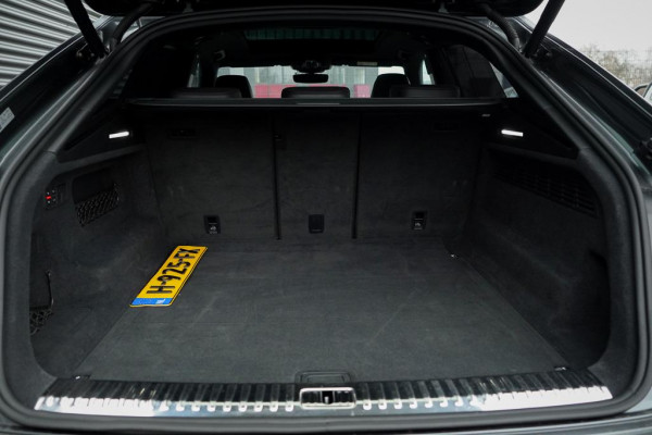 Audi Q8 4.0 TFSI RS Q8 quattro / NL Auto / Pano / Keramisch / Performance / Stoelklima