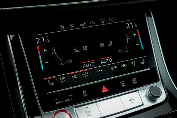Audi Q8 4.0 TFSI RS Q8 quattro / NL Auto / Pano / Keramisch / Performance / Stoelklima