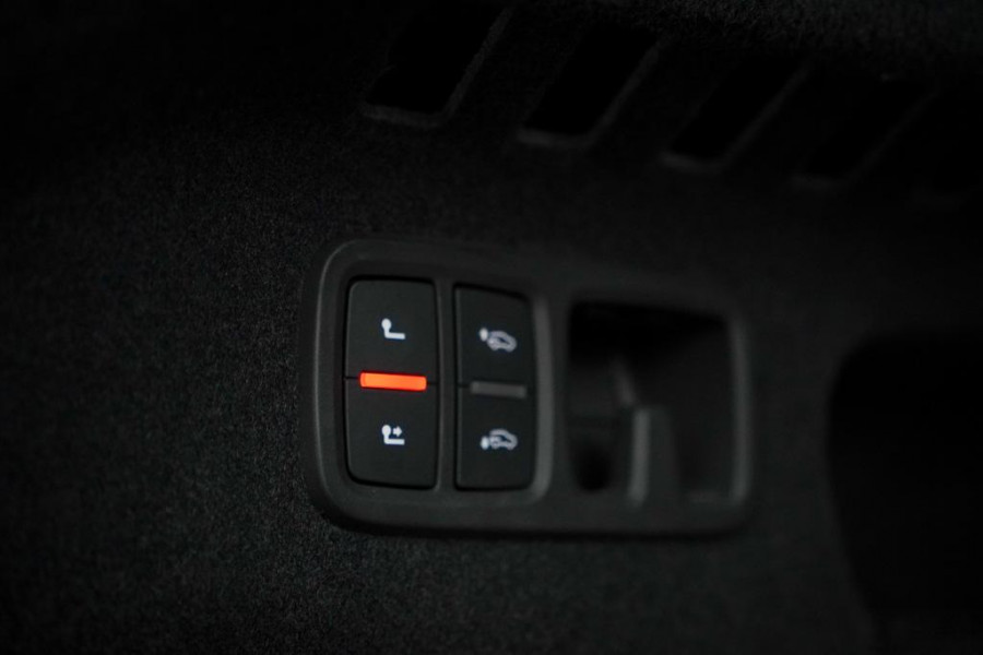 Audi Q8 4.0 TFSI RS Q8 quattro / NL Auto / Pano / Keramisch / Performance / Stoelklima