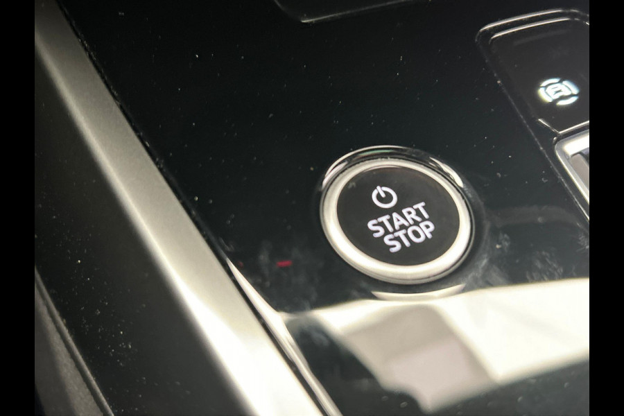 Audi Q4 e-tron 40 Launch edition Advanced Plus 77 kWh Trekhaak Adaptieve Cruise Panoramadak Virtual-cockpit Stuur/Stoel Verwarming