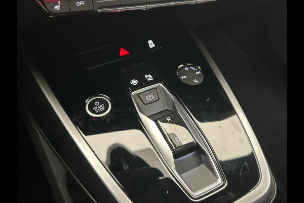 Audi Q4 e-tron 40 Launch edition Advanced Plus 77 kWh Trekhaak Adaptieve Cruise Panoramadak Virtual-cockpit Stuur/Stoel Verwarming