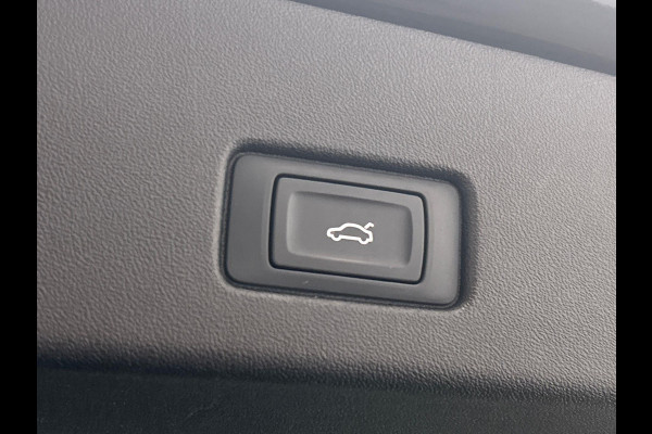 Audi Q4 e-tron 40 Launch edition Advanced Plus 77 kWh Trekhaak Adaptieve Cruise Panoramadak Virtual-cockpit Stuur/Stoel Verwarming
