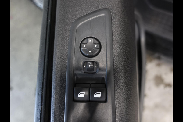 Peugeot Expert 2.0 HDI 180PK Dubbele Cabine Automaat Peugeot Expert 2.0 BlueHDI 180 Automaat Airco Dubbele Cabine Navigatie