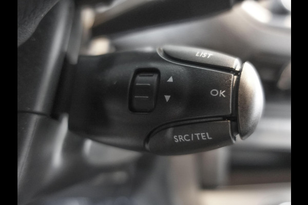 Peugeot Expert 2.0 HDI 180PK Dubbele Cabine Automaat Peugeot Expert 2.0 BlueHDI 180 Automaat Airco Dubbele Cabine Navigatie