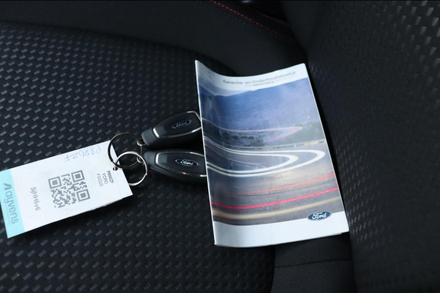 Ford Focus 1.0 EcoBoost Hybrid ST Line X 155pk org.NL head-up trekhaak camera stuur+stoel+raamverw.