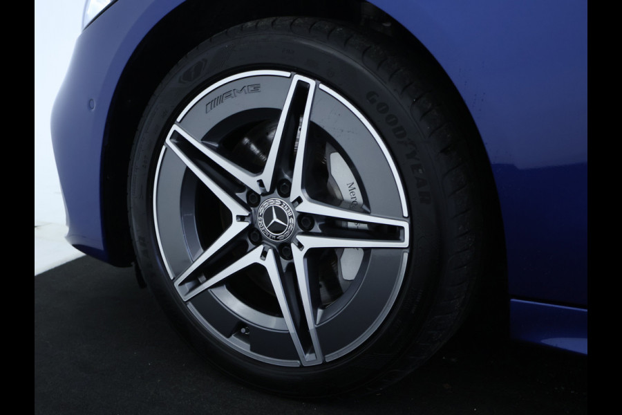 Mercedes-Benz C-Klasse Estate 300 e AMG Plug-In Hybride Edition AMG-Line | Panorama Schuif-Kanteldak | Alarm Klasse 3  |360° camera | Stuur en Stoelverwarming. Inclusief 24 maanden Mercedes-Benz Certified garantie voor Europa.