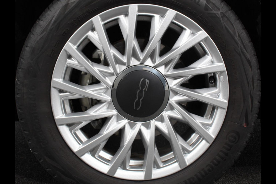 Fiat 500 1.0 Hybrid Dolcevita Finale | Panorama dak | Climate Control | Cruise Control | Navigatie | Apple Carplay/Android Auto | Dab | Digitale Cockpit | Parkeer Sensoren  | Lichtmetalen Velgen | Led