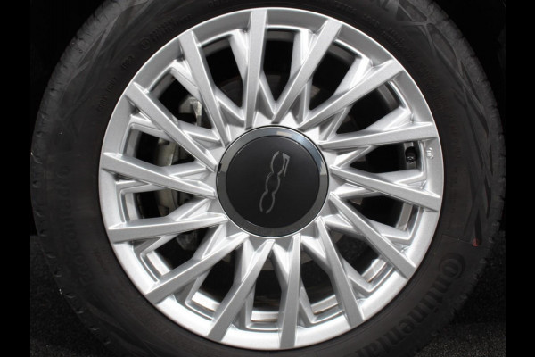 Fiat 500 1.0 Hybrid Dolcevita Finale | Panorama dak | Climate Control | Cruise Control | Navigatie | Apple Carplay/Android Auto | Dab | Digitale Cockpit | Parkeer Sensoren  | Lichtmetalen Velgen | Led