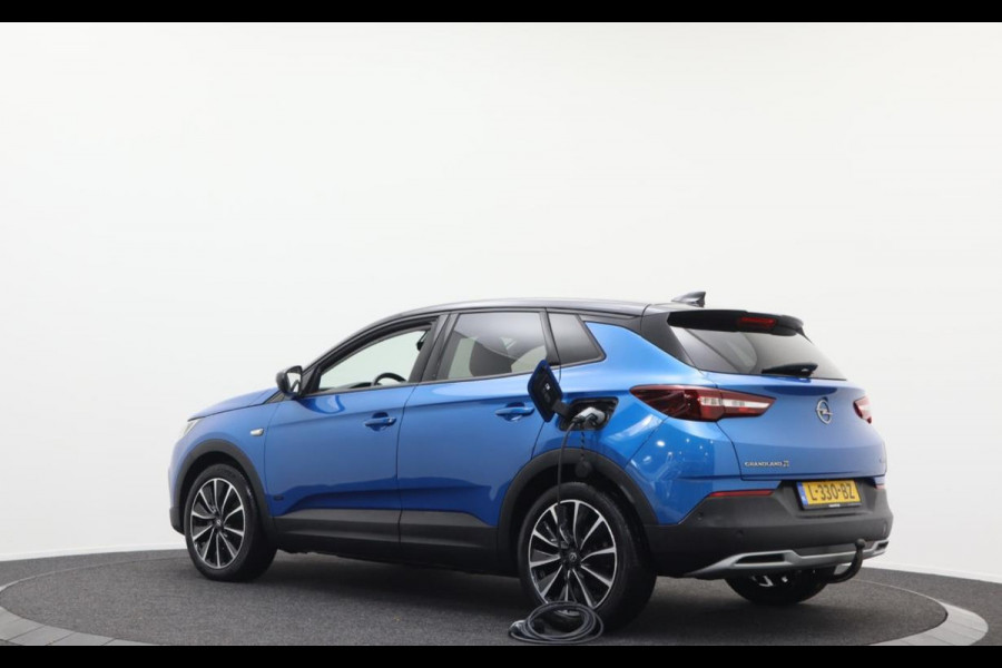 Opel Grandland X 1.6 Turbo 180 pk Hybrid Elegance, achteruitrijcamera, trekhaak, 19 inch, zwart dak, NL auto met nap