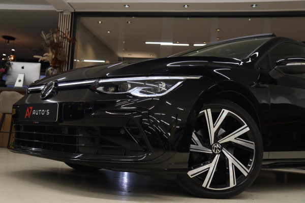 Volkswagen Golf 1.5 eTSI R-Line 150 PK BLACKSTYLE/PANO/CARPLAY/ACC/LANEASSIST/VOL