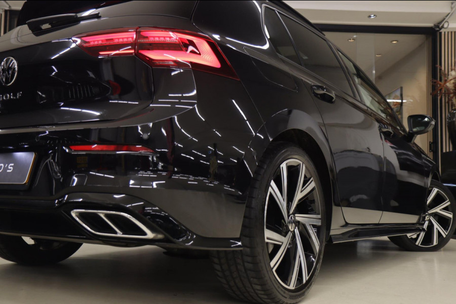 Volkswagen Golf 1.5 eTSI R-Line 150 PK BLACKSTYLE/PANO/CARPLAY/ACC/LANEASSIST/VOL