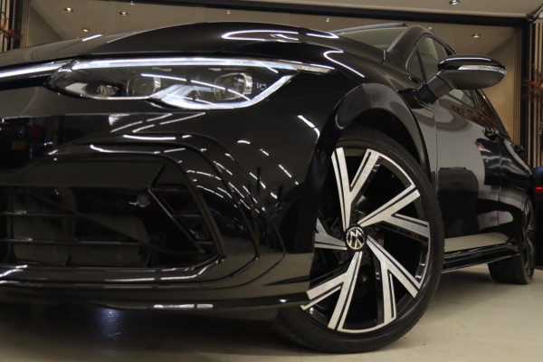 Volkswagen Golf 1.5 eTSI R-Line 150 PK BLACKSTYLE/PANO/CARPLAY/ACC/LANEASSIST/VOL