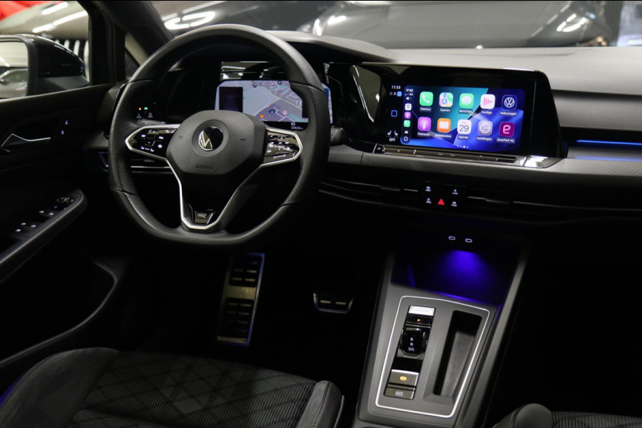 Volkswagen Golf 1.5 eTSI R-Line 150 PK BLACKSTYLE/PANO/CARPLAY/ACC/LANEASSIST/VOL