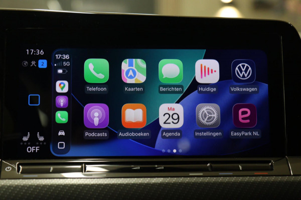 Volkswagen Golf 1.5 eTSI R-Line 150 PK BLACKSTYLE/PANO/CARPLAY/ACC/LANEASSIST/VOL