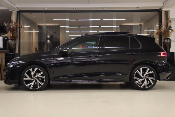 Volkswagen Golf 1.5 eTSI R-Line 150 PK BLACKSTYLE/PANO/CARPLAY/ACC/LANEASSIST/VOL