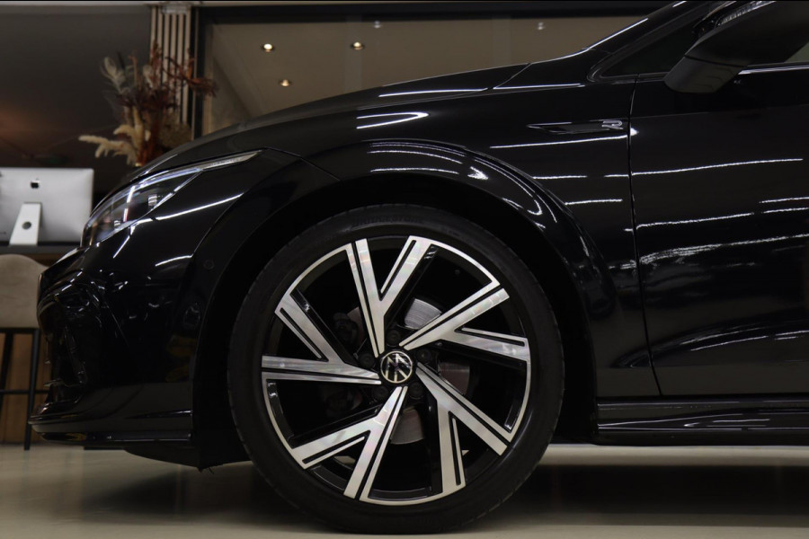 Volkswagen Golf 1.5 eTSI R-Line 150 PK BLACKSTYLE/PANO/CARPLAY/ACC/LANEASSIST/VOL