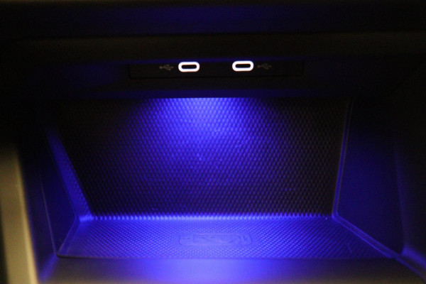 Volkswagen Golf 1.5 eTSI R-Line 150 PK BLACKSTYLE/PANO/CARPLAY/ACC/LANEASSIST/VOL