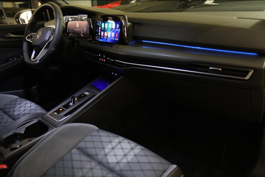 Volkswagen Golf 1.5 eTSI R-Line 150 PK BLACKSTYLE/PANO/CARPLAY/ACC/LANEASSIST/VOL