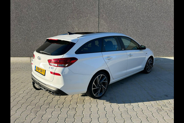 Hyundai i30 1.5 T-GDi MHEV N-Line Sky | AUTOMAAT | TREKHAAK | PANO | A.CAMERA | STOEL/STUURVERWARMING | APK T/M 23-9-2027 | TOPPER