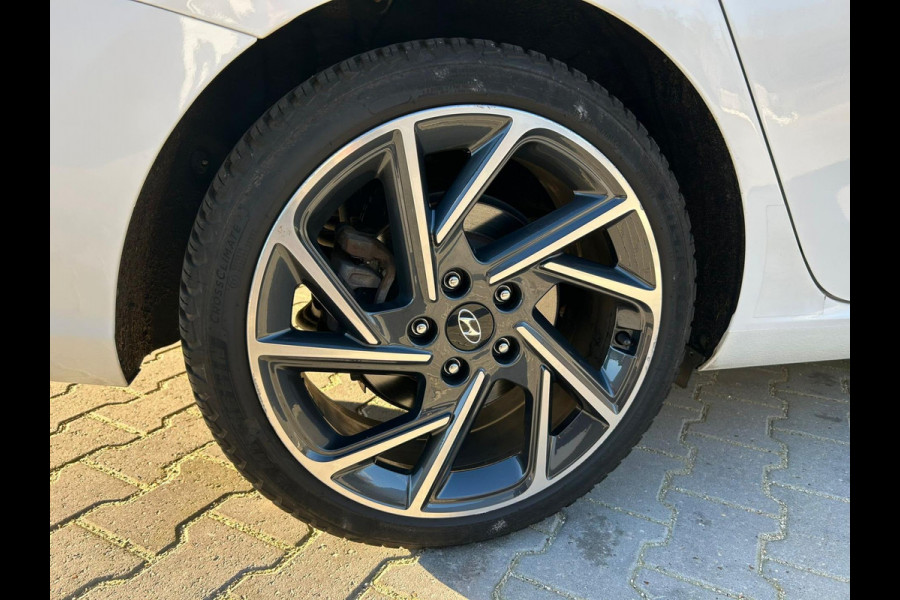 Hyundai i30 1.5 T-GDi MHEV N-Line Sky | AUTOMAAT | TREKHAAK | PANO | A.CAMERA | STOEL/STUURVERWARMING | APK T/M 23-9-2027 | TOPPER