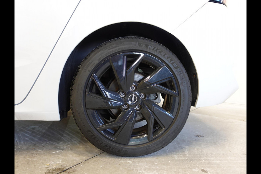 Opel Astra 1.2 Automaat GS Line | Climate control | Adaptive cruise control | LED | Voorstoelen verwarmd | Stuurwiel verwarmd | Achteruitrij camera 360* | Sfeer verlichting | Apple carplay/ Android auto