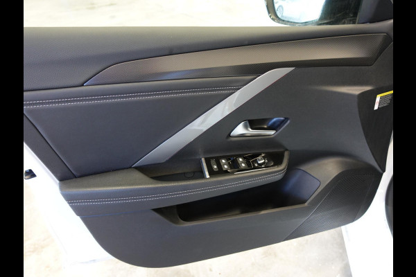 Opel Astra 1.2 Automaat GS Line | Climate control | Adaptive cruise control | LED | Voorstoelen verwarmd | Stuurwiel verwarmd | Achteruitrij camera 360* | Sfeer verlichting | Apple carplay/ Android auto