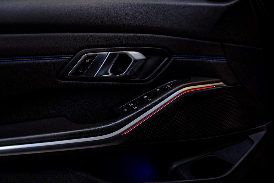 BMW 3-serie 330i High Executive M-Sport|Schuifdak|Laser|Elektr.Stoelen|