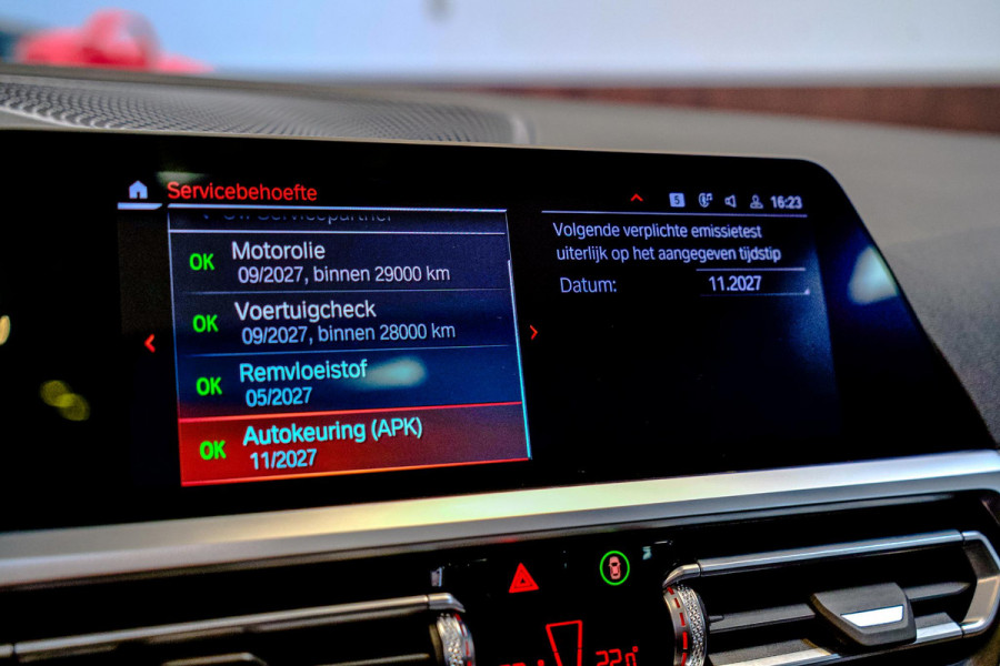 BMW 3-serie 330i High Executive M-Sport|Schuifdak|Laser|Elektr.Stoelen|