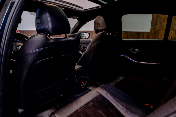 BMW 3-serie 330i High Executive M-Sport|Schuifdak|Laser|Elektr.Stoelen|