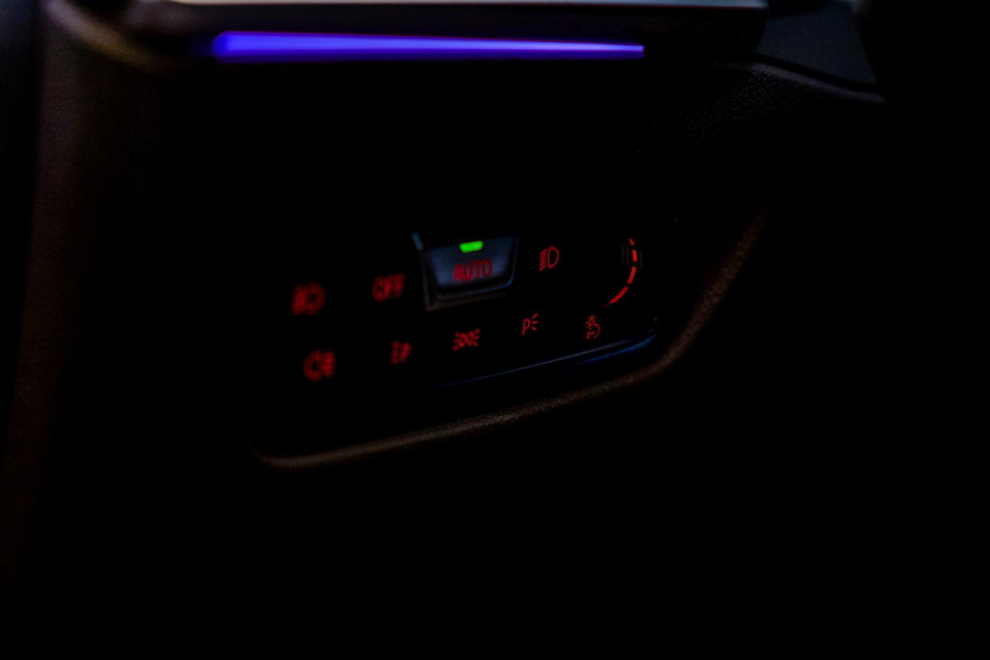 BMW 3-serie 330i High Executive M-Sport|Schuifdak|Laser|Elektr.Stoelen|