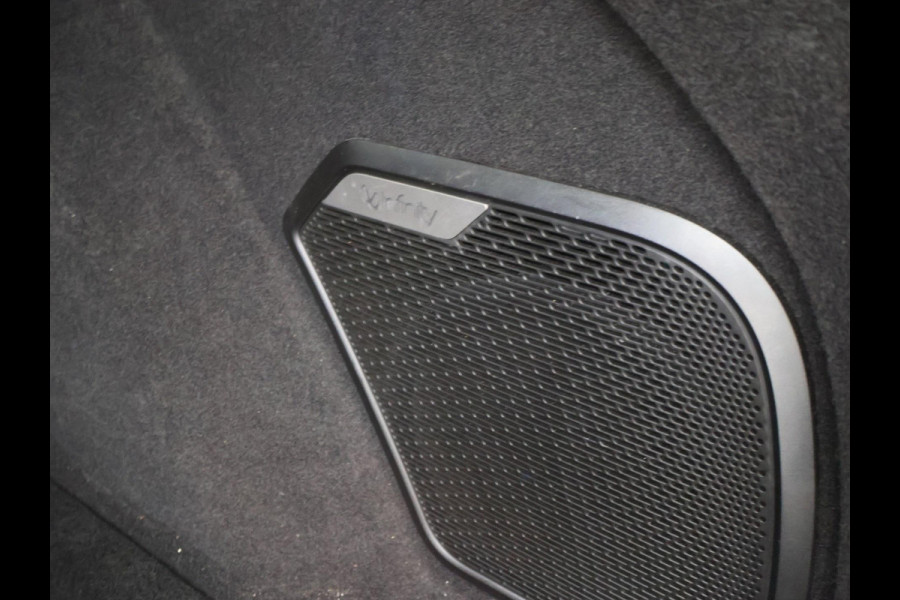 Lynk & Co 01 1.5 PLUG-IN 261 PK AUT. + PANORAMA | INFINTY AUDIO | ADAPTIVE CRUISE | CAMERA | 20 INCH | SFEERVERLICHTING