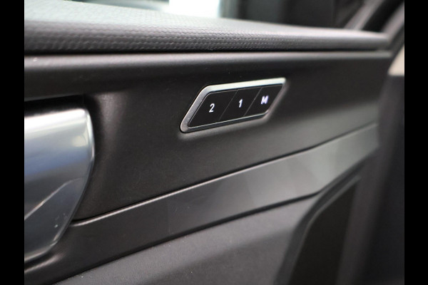 Lynk & Co 01 1.5 PLUG-IN 261 PK AUT. + PANORAMA | INFINTY AUDIO | ADAPTIVE CRUISE | CAMERA | 20 INCH | SFEERVERLICHTING