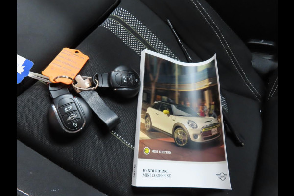 MINI Mini Electric Basic 33 kWh SOH 96% Airco ECC Navi Carplay Cruise Control Digital Dash Full LED Sportstoelen