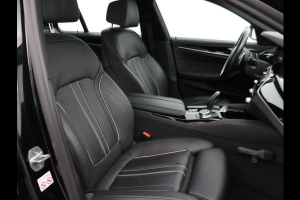 BMW 5 Serie Touring 520i HE LUXURY + PANORAMA | HEAD-UP | LIVE COCKPIT | 1e EIGENAAR | SFEERVERLICHTING | LEDER