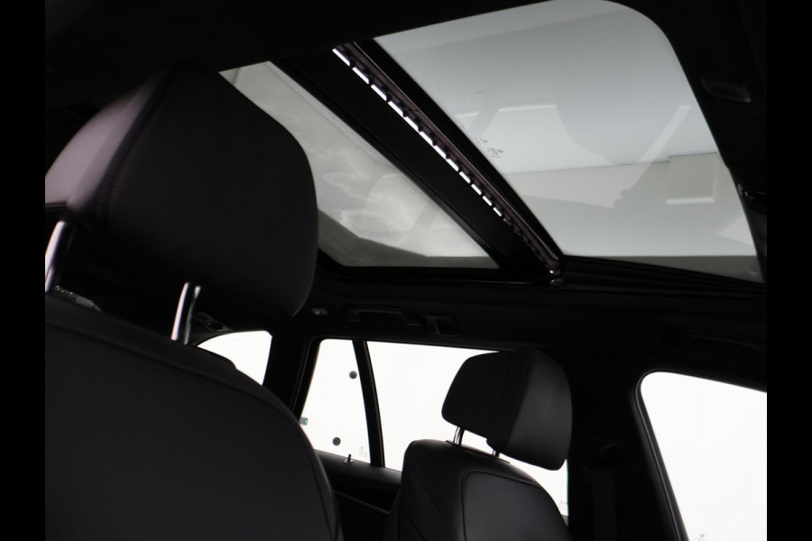 BMW 5 Serie Touring 520i HE LUXURY + PANORAMA | HEAD-UP | LIVE COCKPIT | 1e EIGENAAR | SFEERVERLICHTING | LEDER