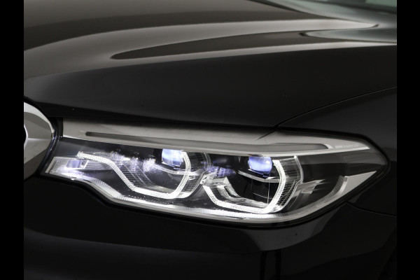 BMW 5 Serie Touring 520i HE LUXURY + PANORAMA | HEAD-UP | LIVE COCKPIT | 1e EIGENAAR | SFEERVERLICHTING | LEDER