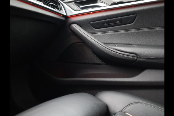 BMW 5 Serie Touring 520i HE LUXURY + PANORAMA | HEAD-UP | LIVE COCKPIT | 1e EIGENAAR | SFEERVERLICHTING | LEDER