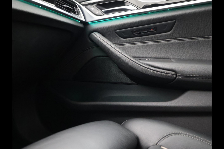 BMW 5 Serie Touring 520i HE LUXURY + PANORAMA | HEAD-UP | LIVE COCKPIT | 1e EIGENAAR | SFEERVERLICHTING | LEDER