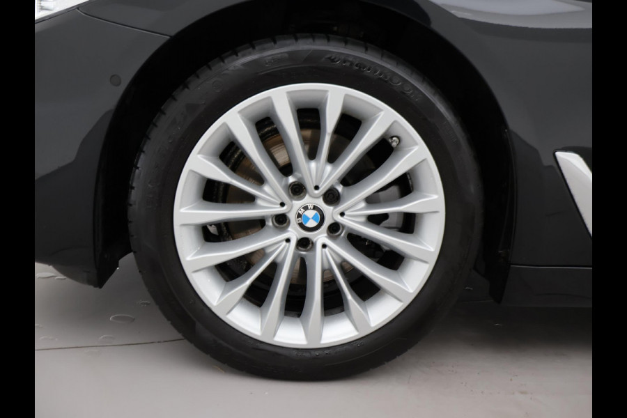 BMW 5 Serie Touring 520i HE LUXURY + PANORAMA | HEAD-UP | LIVE COCKPIT | 1e EIGENAAR | SFEERVERLICHTING | LEDER