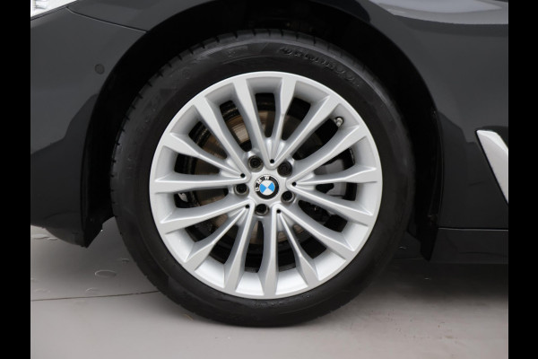 BMW 5 Serie Touring 520i HE LUXURY + PANORAMA | HEAD-UP | LIVE COCKPIT | 1e EIGENAAR | SFEERVERLICHTING | LEDER