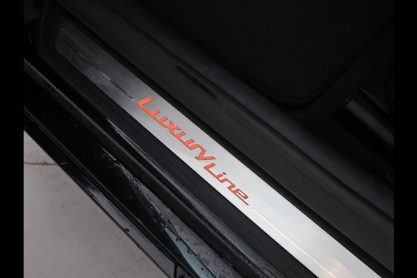 BMW 5 Serie Touring 520i HE LUXURY + PANORAMA | HEAD-UP | LIVE COCKPIT | 1e EIGENAAR | SFEERVERLICHTING | LEDER