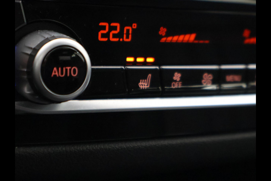 BMW 5 Serie Touring 520i HE LUXURY + PANORAMA | HEAD-UP | LIVE COCKPIT | 1e EIGENAAR | SFEERVERLICHTING | LEDER