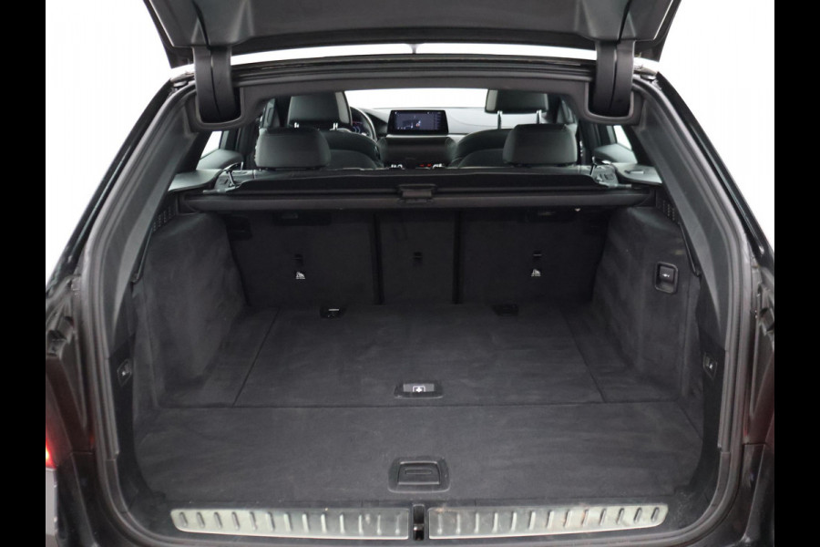BMW 5 Serie Touring 520i HE LUXURY + PANORAMA | HEAD-UP | LIVE COCKPIT | 1e EIGENAAR | SFEERVERLICHTING | LEDER
