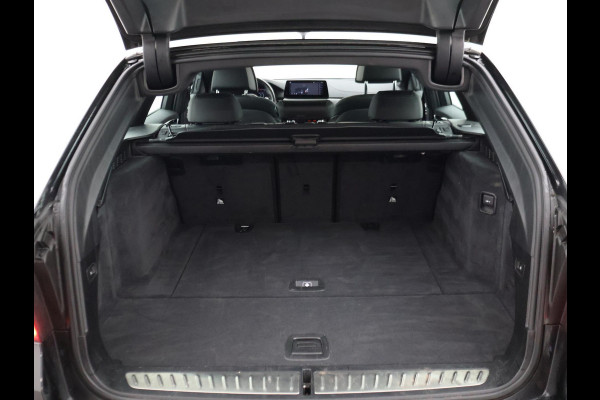 BMW 5 Serie Touring 520i HE LUXURY + PANORAMA | HEAD-UP | LIVE COCKPIT | 1e EIGENAAR | SFEERVERLICHTING | LEDER