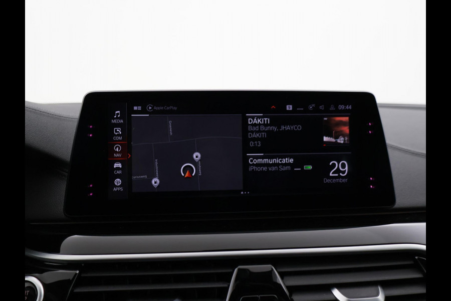 BMW 5 Serie Touring 520i HE LUXURY + PANORAMA | HEAD-UP | LIVE COCKPIT | 1e EIGENAAR | SFEERVERLICHTING | LEDER