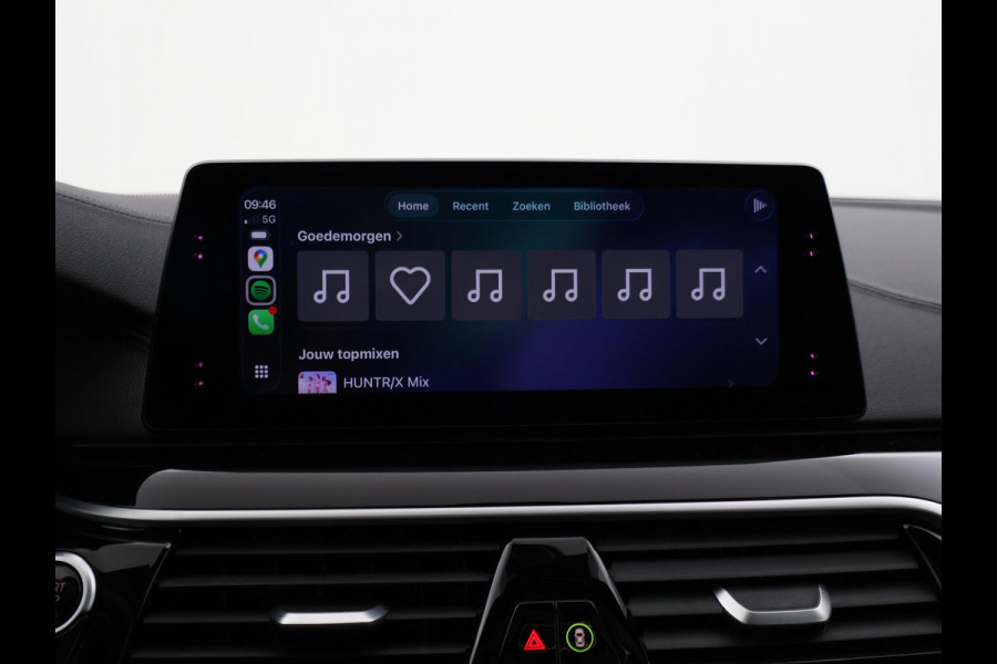 BMW 5 Serie Touring 520i HE LUXURY + PANORAMA | HEAD-UP | LIVE COCKPIT | 1e EIGENAAR | SFEERVERLICHTING | LEDER