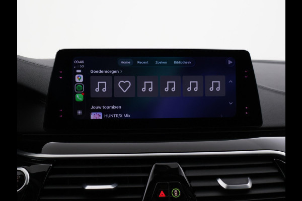 BMW 5 Serie Touring 520i HE LUXURY + PANORAMA | HEAD-UP | LIVE COCKPIT | 1e EIGENAAR | SFEERVERLICHTING | LEDER